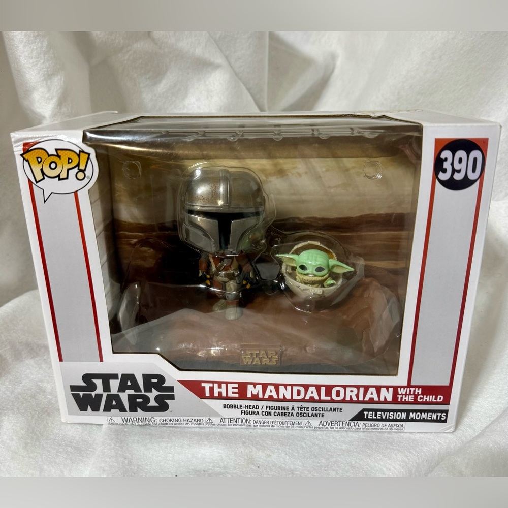 Funko Pop! Star Wars: The Mandalorian with The Child #390